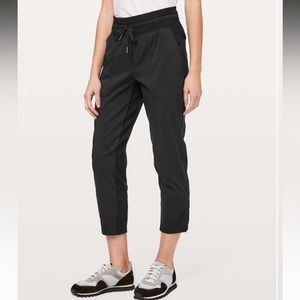 Lululemon Dance Studio Crop 25”